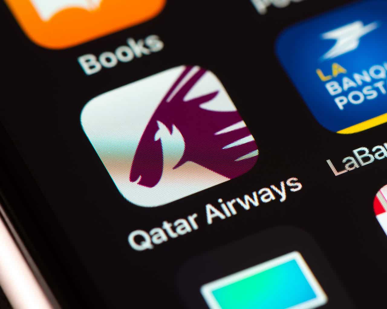 Does Qatar Airways Serve Alcohol?